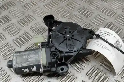 Peça sobressalente para automóvel em segunda mão MOTOR ELEVADOR VIDRO DIANTEIRO DIREITO por SKODA KAROQ NU7  Referências OEM IAM 5Q0959802C,0130822076,E850202102  