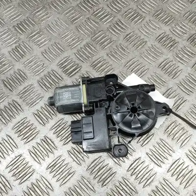 Pezzo di ricambio per auto di seconda mano MOTORE ALZACRISTALLI POSTERIORE SINISTRO per SKODA OCTAVIA III COMBI 5E5  Riferimenti OEM IAM 5Q0959811E  