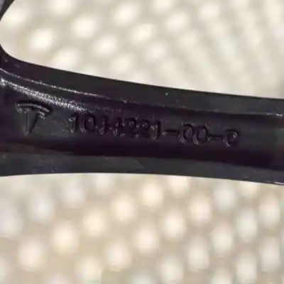 Автозапчасти б/у шина за tesla model 3 (2018-..) sedan ссылки oem iam 1044221-00-c  
