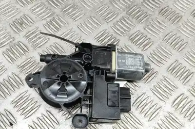 Pezzo di ricambio per auto di seconda mano MOTORE ALZACRISTALLI POSTERIORE DESTRO per SKODA OCTAVIA III COMBI 5E5  Riferimenti OEM IAM 5Q0959812E,0130822724  