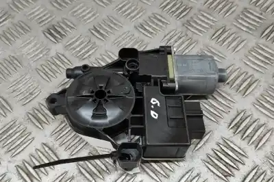 Pièce détachée automobile d'occasion MOTEUR LÈVE VITRE ARRIÈRE DROITE pour VOLKSWAGEN GOLF VII 5G1, BQ1, BE1, BE2  Références OEM IAM 5Q0959812D,0130822694  
