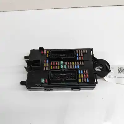 Pezzo di ricambio per auto di seconda mano SCATOLA RELÈ/FUSIBILI per VOLVO V60 II  Riferimenti OEM IAM 31682732,32142591  