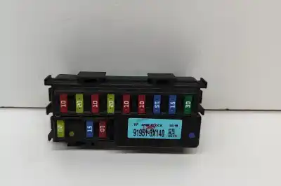Pièce détachée automobile d'occasion BOÎTES À FUSIBLES pour HYUNDAI I40 CW VF  Références OEM IAM 91951-3X140  