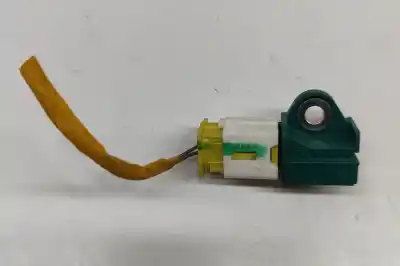 Recambio de automóvil de segunda mano de SENSOR DE IMPACTO DELANTERO DERECHO para FIAT 500L 351_, 352_  referencias OEM IAM 51881704  