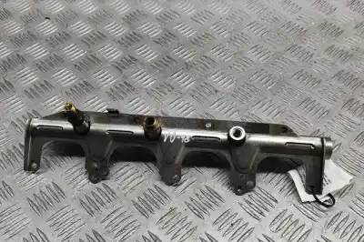 Pièce détachée automobile d'occasion RAMPE D'INJECTEUR pour VOLKSWAGEN GOLF V 1K1  Références OEM IAM 06F133317L  
