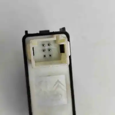 Pezzo di ricambio per auto di seconda mano comando alzacristalli posteriori destro per opel mokka (2020-..) off-road riferimenti oem iam 98044803zd  