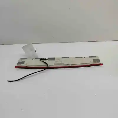 Pièce détachée automobile d'occasion feu de frein central pour audi a8 d3 4e2, 4e8 (2002-2010) références oem iam 4e0945097  