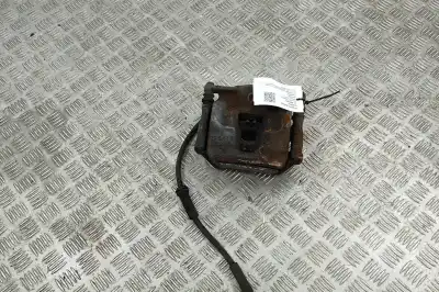 Peça sobressalente para automóvel em segunda mão Pinça De Travão Dianteira Direita por MERCEDES-BENZ CLA COUPE C117 (2012-2019) Referências OEM IAM A0004214081  