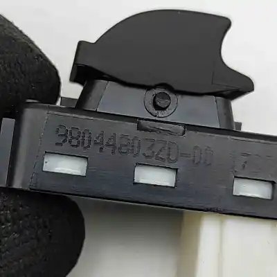Pezzo di ricambio per auto di seconda mano comando alzacristalli posteriori destro per opel mokka (2020-..) off-road riferimenti oem iam 98044803zd  