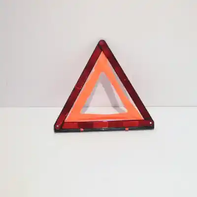 Piesă de schimb auto la mâna a doua Triunghi Reflectorizant pentru MERCEDES-BENZ C W205 (2013-..) Sedan Referințe OEM IAM A1718900197  