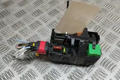 Second-hand car spare part FUSE BOX UNIT for PEUGEOT PARTNER FURGÓN (2018-..) Commercial OEM IAM references 9806192580  