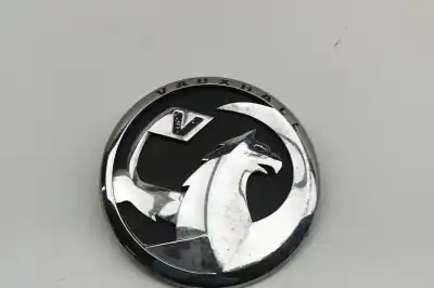 Pezzo di ricambio per auto di seconda mano EMBLEMA per OPEL AMPERA (R12) EV 150 Riferimenti OEM IAM 20935244  