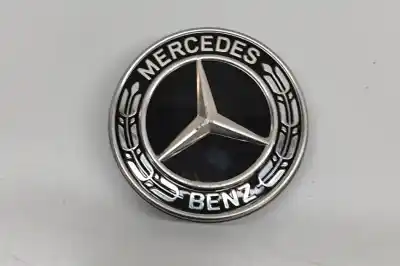 Pezzo di ricambio per auto di seconda mano EMBLEMA per MERCEDES-BENZ CLA COUPE C118 (2019-..) Coupe Riferimenti OEM IAM A0008176203  