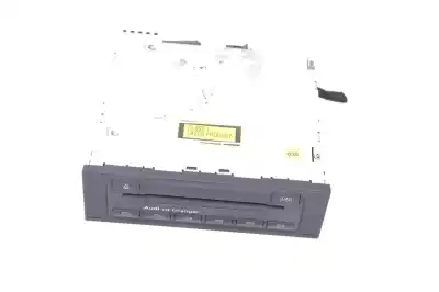Pièce détachée automobile d'occasion SYSTÈME AUDIO / RADIOCD pour AUDI A4 CABRIO 8H7, B6, 8HE, B7  Références OEM IAM 8E0035111D  