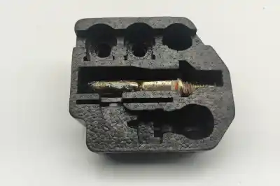 Piesă de schimb auto la mâna a doua CUI PENTRU REMORCA pentru ASTON MARTIN VANTAGE VANTAGE 4.3 Referințe OEM IAM 4G43-40-10983  