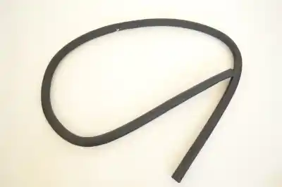 Recambio de automóvil de segunda mano de GOMA DE SELLO DE PUERTA DELANTERA IZQUIERDA para VOLKSWAGEN SCIROCCO 137, 138 (2008-2017) referencias OEM IAM 1K8867911B  