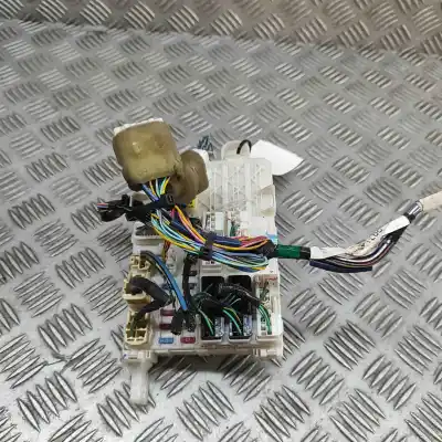 Second-hand car spare part fuse box unit for toyota hilux vii pick-up _n1_, _n2_, _n3_ (2004-..) pick-up oem iam references 82730-0k060  