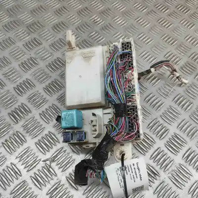 Second-hand car spare part fuse box unit for toyota hilux vii pick-up _n1_, _n2_, _n3_ (2004-..) pick-up oem iam references 82730-0k060  