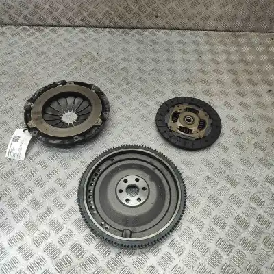 Pezzo di ricambio per auto di seconda mano kit frizione per ford puma j2k, cf7 (2019-..) hatchback riferimenti oem iam h6bg-7563-ac,h6b6-6375-aa,h6bg-7550-af  