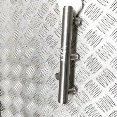 Автозапчастина б/у рампа инжектора для AUDI A5 CABRIO 8F7 (2009-2016) Посилання на OEM IAM 06E130090T  