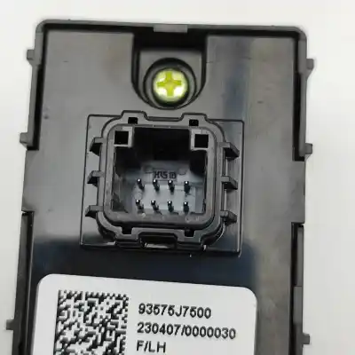 Second-hand car spare part rear left power window switch for kia cee\´d hatchback cd (2021-..) hatchback oem iam references 93575-j7500  