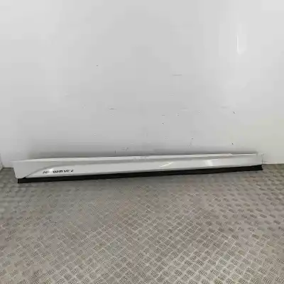 Автозапчастина б/у права бічна сподница (виріз) для AUDI A4 AVANT 8W5, B9 (2015-..) Estate Посилання на OEM IAM 8W0853932  