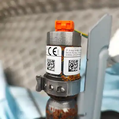 Автозапчастина б/у ліва бічна подушка безпеки для mazda cx-5 kf (2016-..) off-road посилання на oem iam k123-57-kn0c  