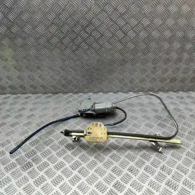 Pezzo di ricambio per auto di seconda mano ALZACRISTALLI POSTERIORE SINISTRO per MASERATI 425 (1987-1994) Sedan Riferimenti OEM IAM 0130821070,327750071   Pezzo di ricambio per auto di seconda mano ALZACRISTALLI POSTERIORE SINISTRO per MASERATI 425 (1987-1994) Sedan Riferimenti OEM IAM 0130821070,327750071