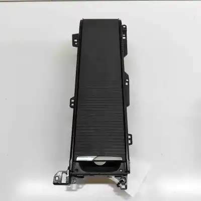 Pezzo di ricambio per auto di seconda mano Vassoio sottobicchiere centrale per VOLVO V60 II 225, 227 (2018-..) Estate Riferimenti OEM IAM 32289330  