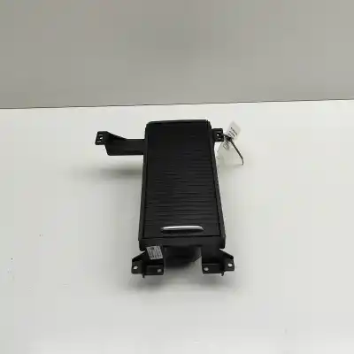 Автозапчастина б/у центральний підставник для jaguar f-pace x761 (2015-..) off-road посилання на oem iam gx63-f048196-a  