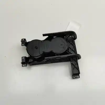 Автозапчастина б/у центральний підставник для jaguar f-pace x761 (2015-..) off-road посилання на oem iam gx63-f048196-a  