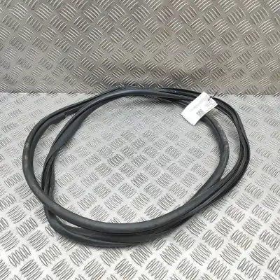 Pezzo di ricambio per auto di seconda mano GOMMA CONTORNO PORTA per TOYOTA COROLLA ESTATE _E21_ (2019-..) Estate Riferimenti OEM IAM 62331-02370  