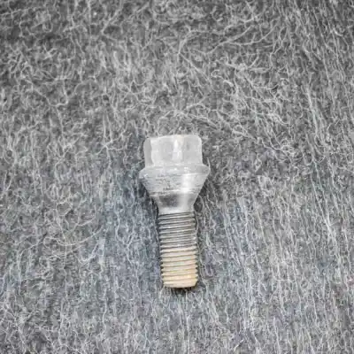 Tweedehands auto-onderdeel wielbouten set voor bmw 3 e90 (2004-2011) sedan oem iam-referenties   