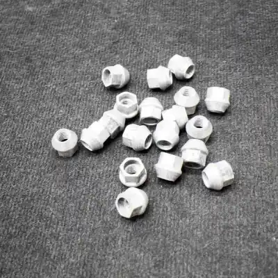 Pezzo di ricambio per auto di seconda mano set bulloni ruota per tesla model 3 (2018-..) sedan riferimenti oem iam   