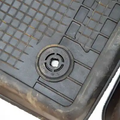 Pièce détachée automobile d'occasion jeu de tapis de sol pour skoda octavia iii combi 5e5 (2012-2020) références oem iam   