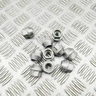 Pezzo di ricambio per auto di seconda mano set bulloni ruota per tesla model y (2019-..) off-road riferimenti oem iam 1027002-00-b  