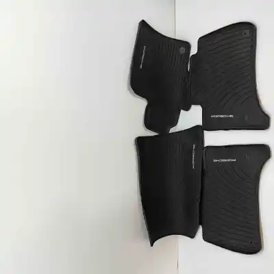 Автозапчастина б/у набір килимків для PORSCHE CAYENNE 92A (2010-..) Off-road Посилання на OEM IAM   