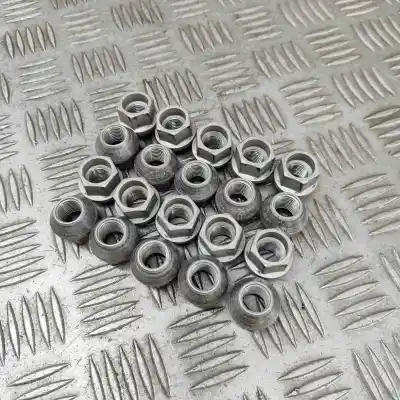 Peça sobressalente para automóvel em segunda mão jogo de parafusos de roda por tesla model y (2019-..) off-road referências oem iam 102700200b  