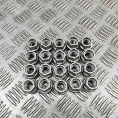 Peça sobressalente para automóvel em segunda mão JOGO DE PARAFUSOS DE RODA por TESLA MODEL Y  Referências OEM IAM 1027002-00-B  