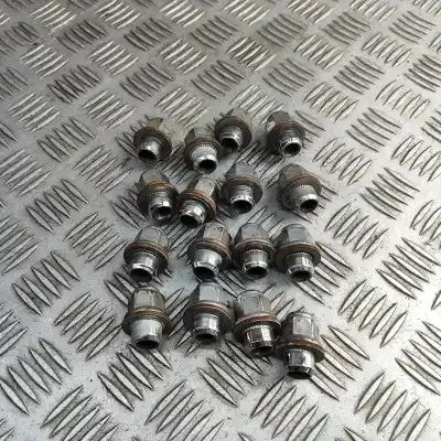 Pezzo di ricambio per auto di seconda mano Set Bulloni Ruota per TOYOTA PRIUS PLUS _W4_ (2011-..) MPV Riferimenti OEM IAM 90942-01033  