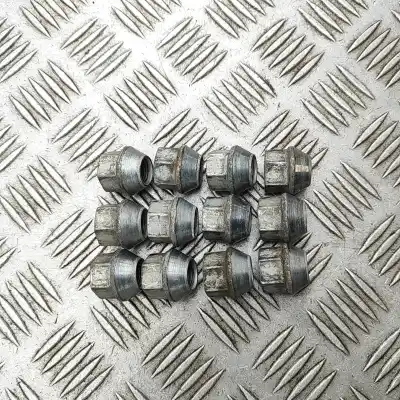 Автозапчастина б/у набір болтів колеса для tesla model s (2012-..) hatchback посилання на oem iam 1027002-00-b  