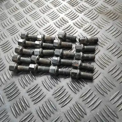 Pezzo di ricambio per auto di seconda mano set bulloni ruota per audi q2 ga (2016-..) off-road riferimenti oem iam wht002437  