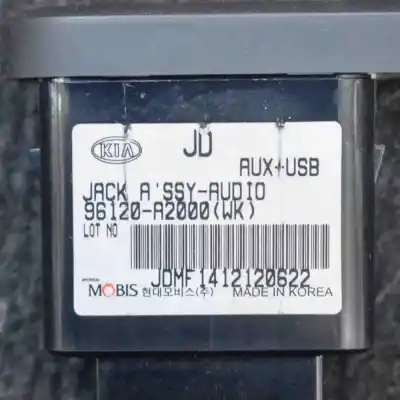 Pezzo di ricambio per auto di seconda mano connettore usb per kia cee\´d jd (2012-2018) riferimenti oem iam 96120-a2000  