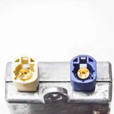 Second-hand car spare part usb connector for bmw 6 cabrio e64 (2004-2010) oem iam references 144074710,9123739  