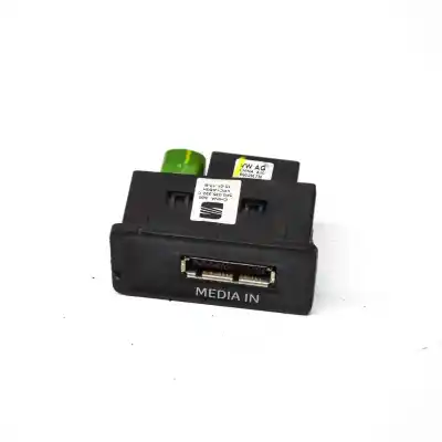 Peça sobressalente para automóvel em segunda mão Conector Usb por SEAT LEON 5F1 (2012-2021) Referências OEM IAM 5F0035222C,5Q0036736  