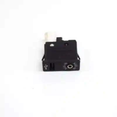 Second-hand car spare part USB CONNECTOR for BMW X3 F25  OEM IAM references 9237653  