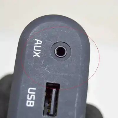 Pezzo di ricambio per auto di seconda mano connettore usb per kia cee\´d jd (2012-2018) riferimenti oem iam 96120-a2100wk,96120-a2100  