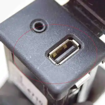 Second-hand car spare part usb connector for opel mokka / mokka x (2012-..) off-road oem iam references 20874710  