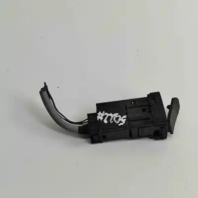 Pezzo di ricambio per auto di seconda mano connettore usb per toyota hilux vii pick-up _n1_, _n2_, _n3_ (2004-..) pick-up riferimenti oem iam 86190-0k030,86190-0k030-a  