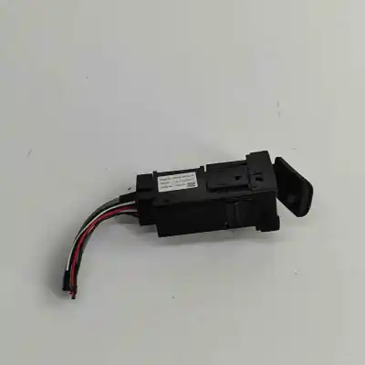 Pezzo di ricambio per auto di seconda mano connettore usb per toyota hilux vii pick-up _n1_, _n2_, _n3_ (2004-..) pick-up riferimenti oem iam 86190-0k030,86190-0k030-a  